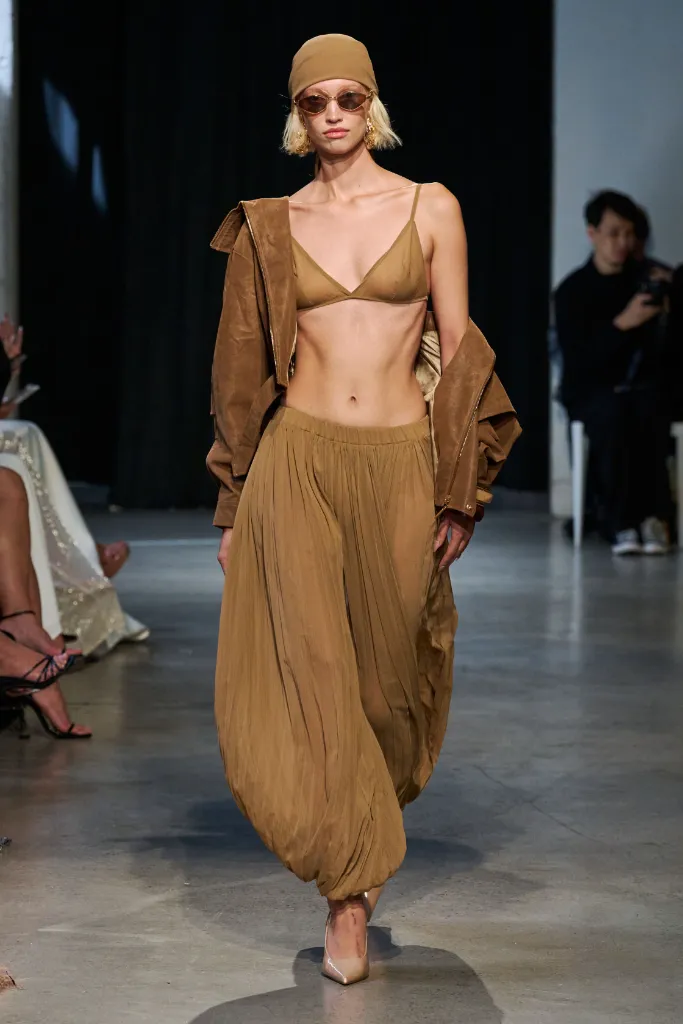 Bronx and Banco 26SS008